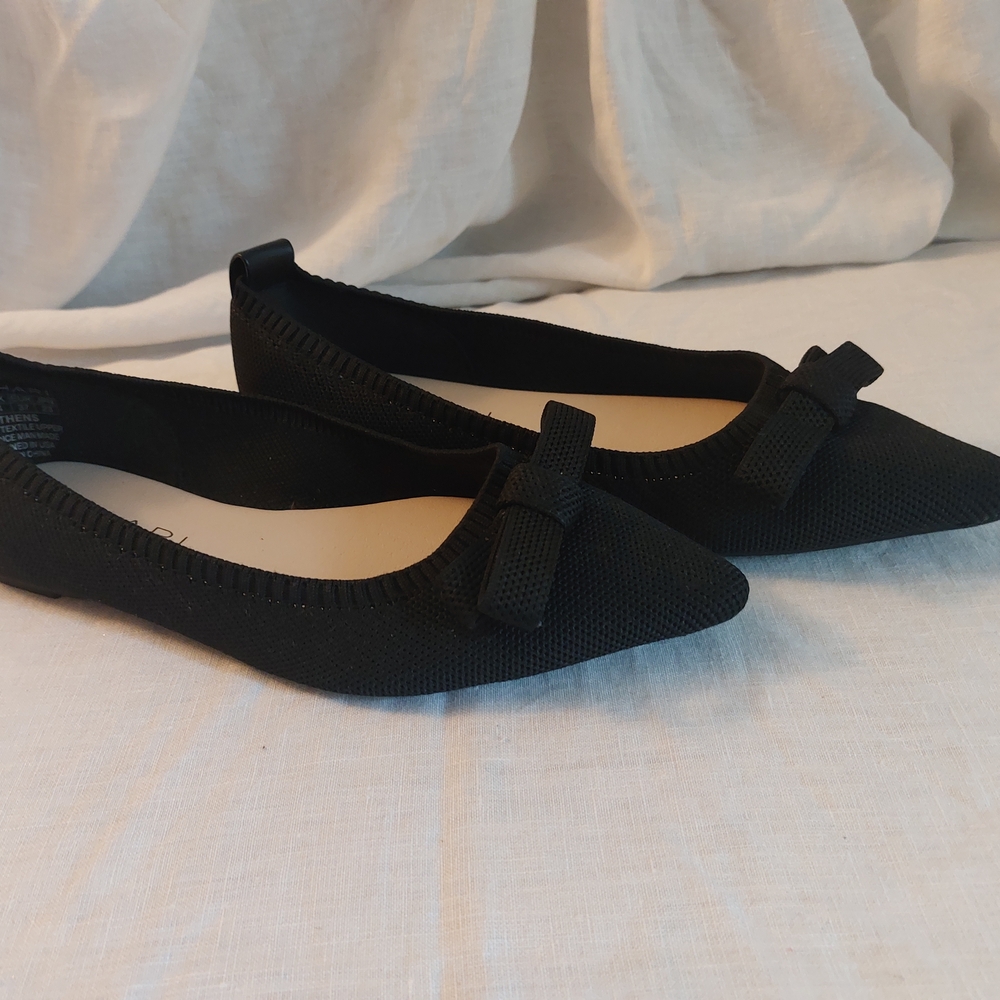 Tahari Women's Black Ballet Flats - Picture 2 of 4
